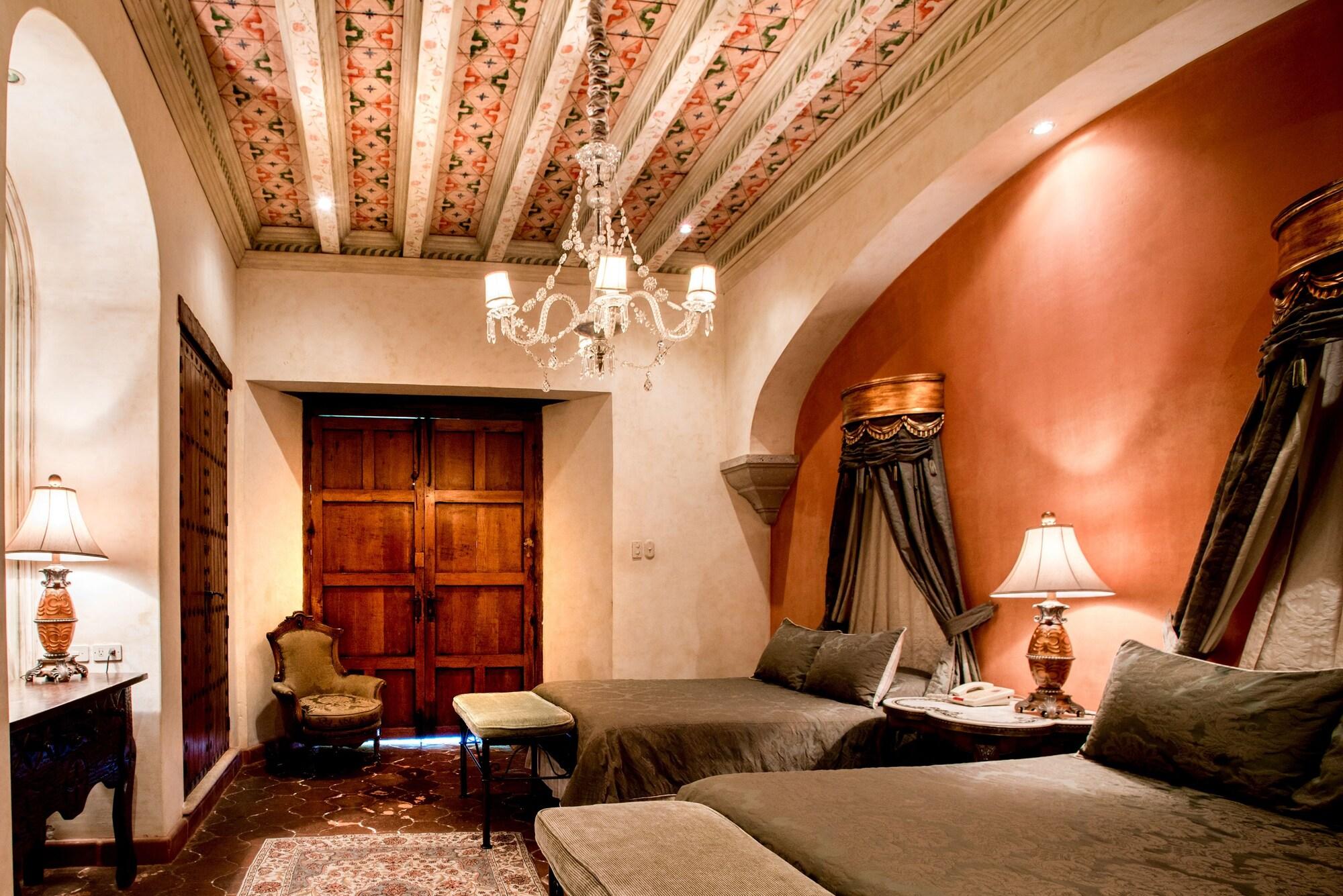 Hotel Palacio De Dona Leonor Антигуа-Гватемала Экстерьер фото