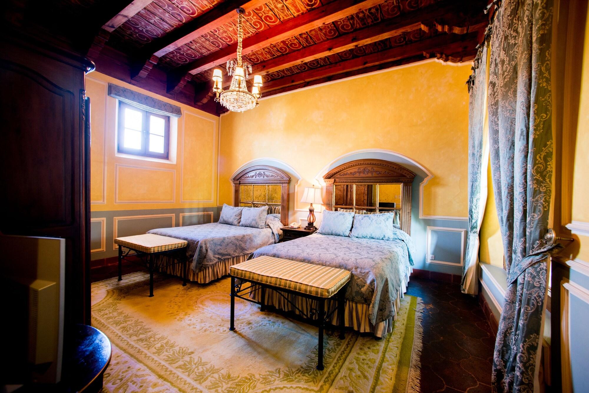 Hotel Palacio De Dona Leonor Антигуа-Гватемала Экстерьер фото