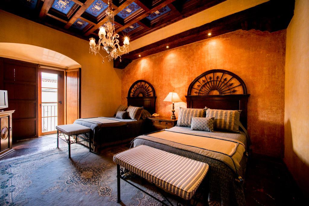Hotel Palacio De Dona Leonor Антигуа-Гватемала Экстерьер фото