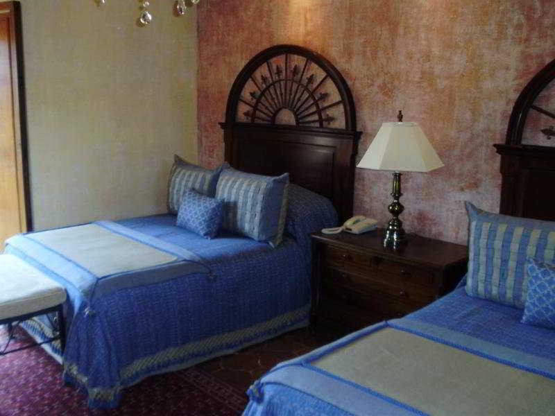 Hotel Palacio De Dona Leonor Антигуа-Гватемала Экстерьер фото